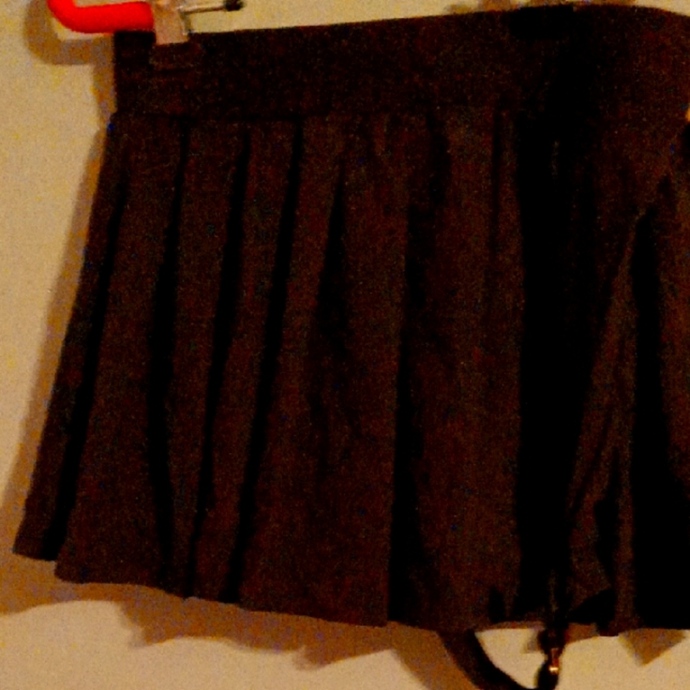 HALARA Mini Pleated Skirt With Shorts Attached With Garter.